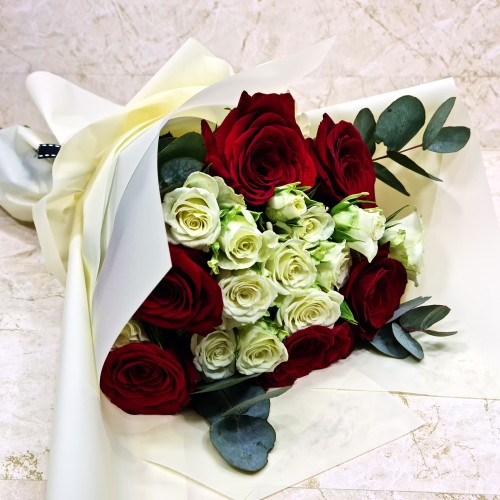 Leef Hand Bouquet 40