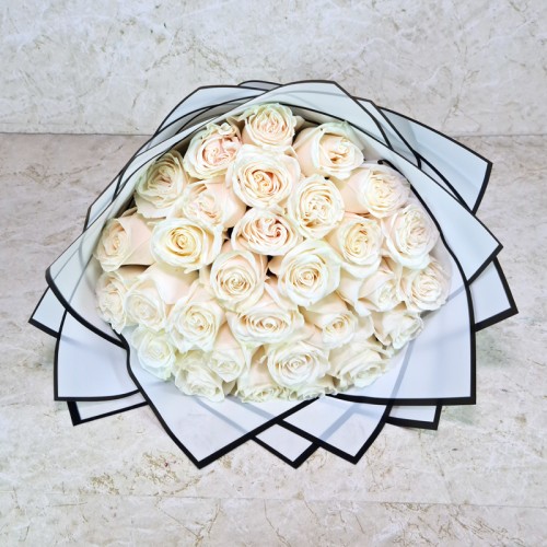 Hand Bouquet Of 30 Roses