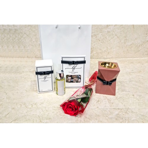 Red Rose With Gifts 3