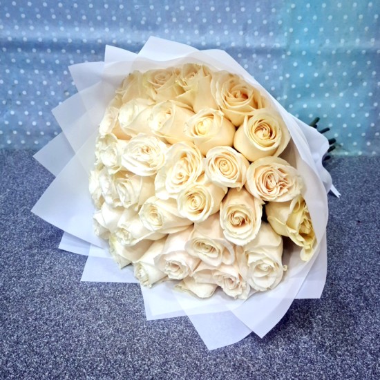 40 Roses White