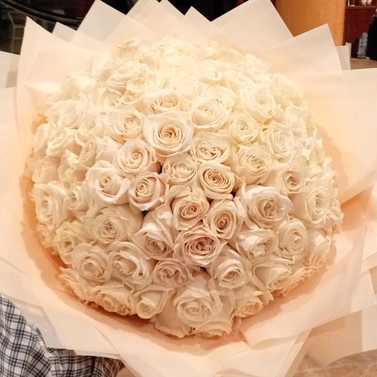 100 Roses White Bouquet