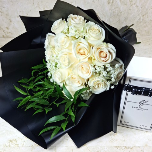 Lee Queen With Perfume