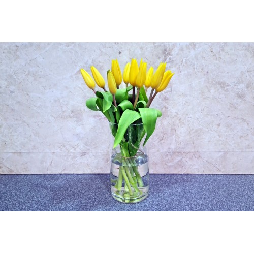 yellow tulip vase 10