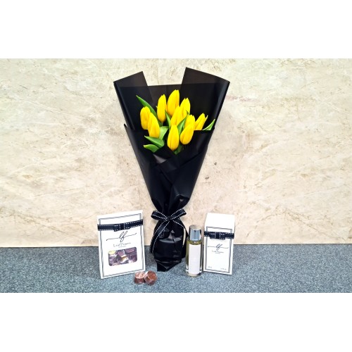 tulip bouquet yellow with gifts