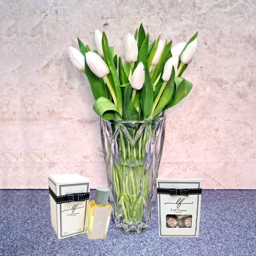 tulip vase with gifts 3 tulip vase with gifts 3