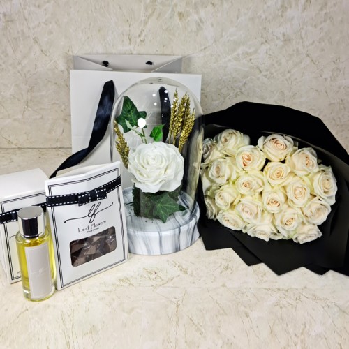 Preserved Rose With Gifts Preserved Rose With Gifts