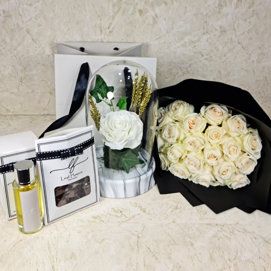 Preserved Rose With Gifts Preserved Rose With Gifts