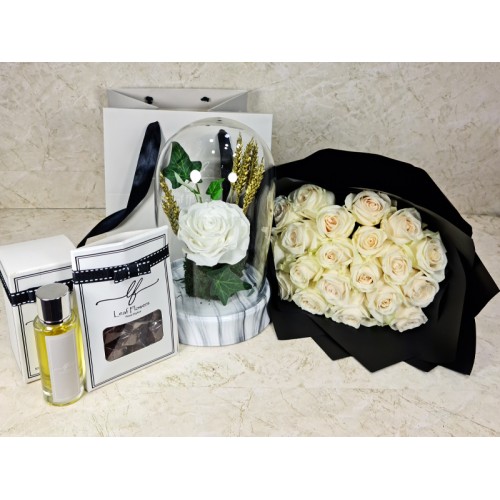 Preserved Rose With Gifts